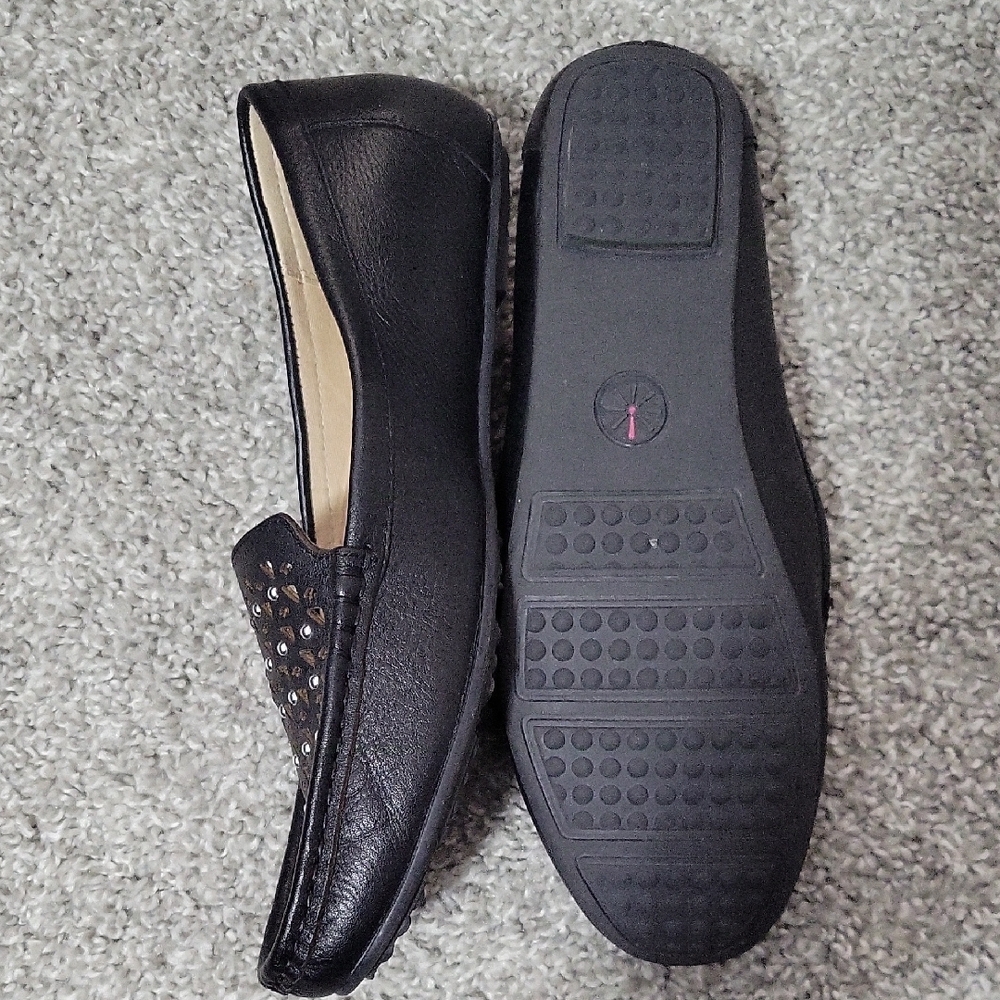 Isaac Mizrahi Black Loafers 8W - Picture 3 of 3